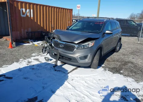 2017 Kia Sorento 2.4L Lx z USA, uszkodzony, nr VIN 5XYPG4A34HG237980